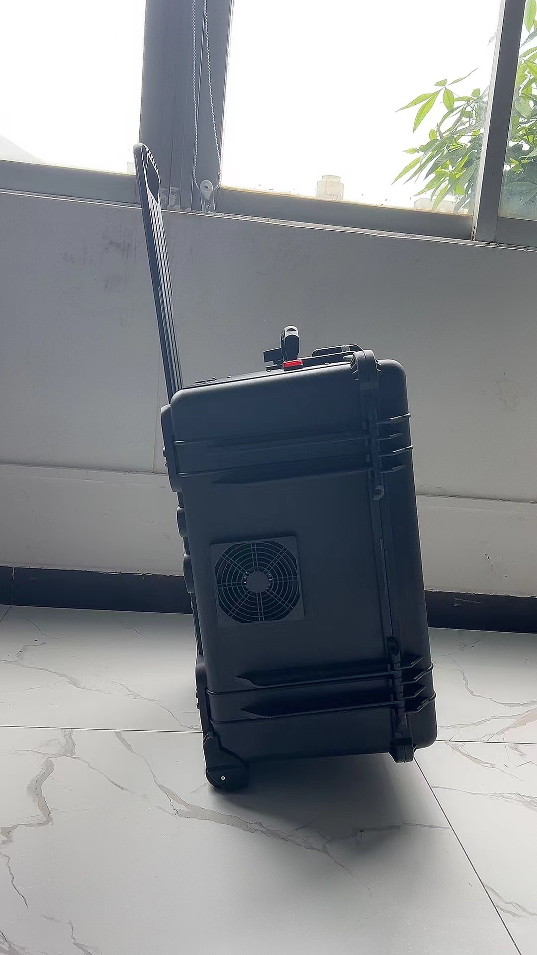 本号镇手拉箱型移动通信干扰器